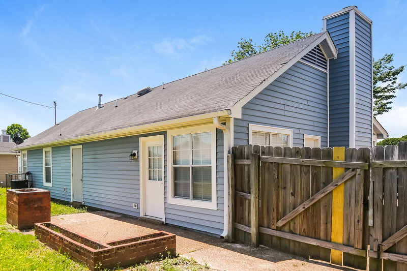 2,340/Mo, 7714 Spring Morning Ct Memphis, TN 38125 Rear View 2
