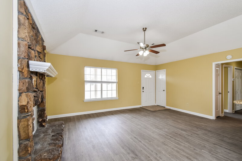 1,590/Mo, 6018 Chadwell Rd Millington, TN 38053 Living Room View 2