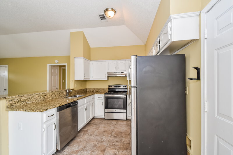 1,590/Mo, 6018 Chadwell Rd Millington, TN 38053 Kitchen View 2