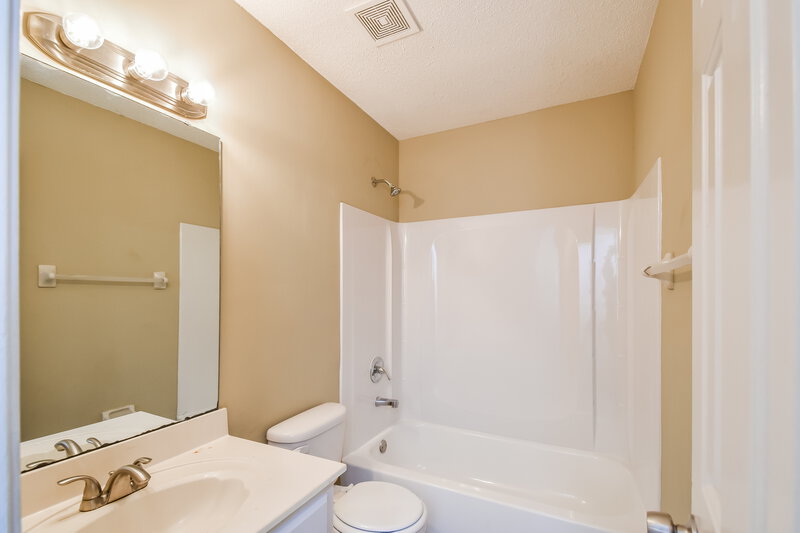 1,590/Mo, 6018 Chadwell Rd Millington, TN 38053 Bathroom View