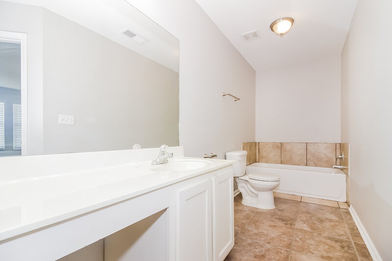 1,615/Mo, 10087 Branley Oak Dr Cordova, TN 38016 Main Bathroom View
