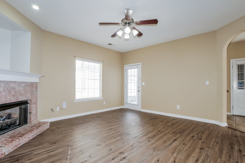 1,850/Mo, 1498 Lawson Dr Cordova, TN 38016 Living Room View 2