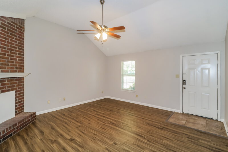 1,665/Mo, 2649 Sage Meadow Dr Memphis, TN 38133 Living Room View 2