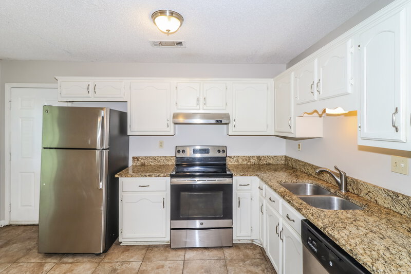 1,665/Mo, 2649 Sage Meadow Dr Memphis, TN 38133 Kitchen View