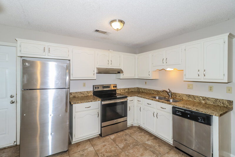 1,665/Mo, 2649 Sage Meadow Dr Memphis, TN 38133 Kitchen View 2