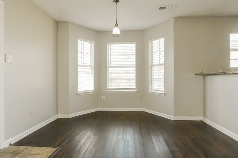 1,620/Mo, 4551 Blue River Dr Memphis, TN 38128 Dining Room View