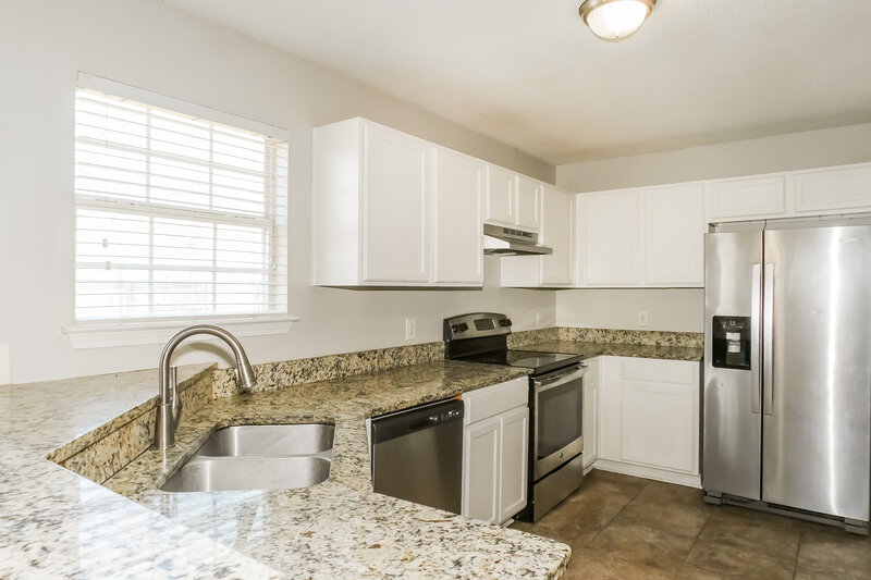 1,620/Mo, 4551 Blue River Dr Memphis, TN 38128 Kitchen View