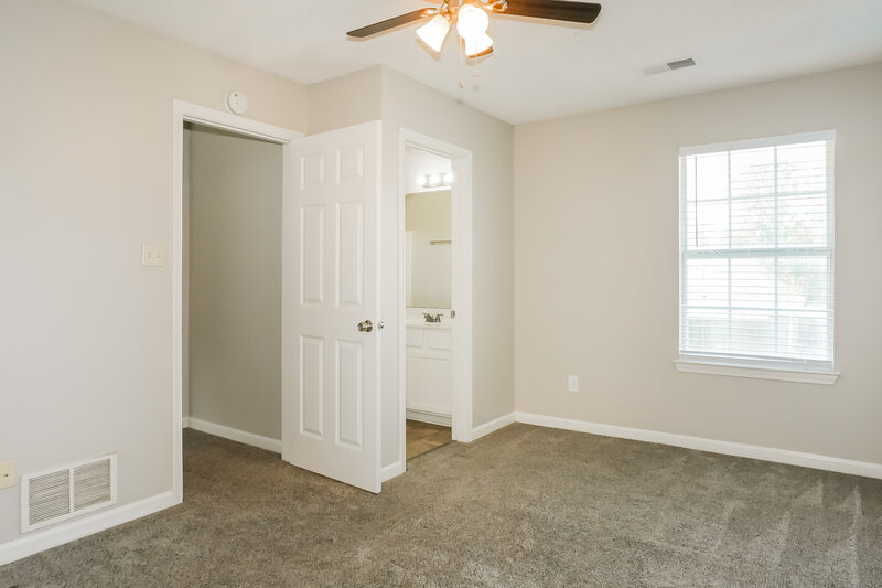 1,620/Mo, 4551 Blue River Dr Memphis, TN 38128 Main Bedroom View