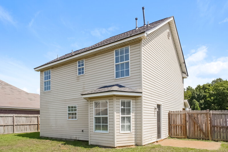 1,620/Mo, 4551 Blue River Dr Memphis, TN 38128 Rear View