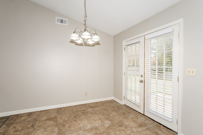 1,575/Mo, 4586 Kings Grant Dr Memphis, TN 38125 Dining Room View