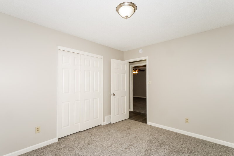 1,575/Mo, 4586 Kings Grant Dr Memphis, TN 38125 Bedroom View