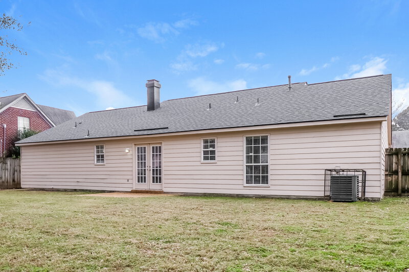 1,575/Mo, 4586 Kings Grant Dr Memphis, TN 38125 Rear View 2