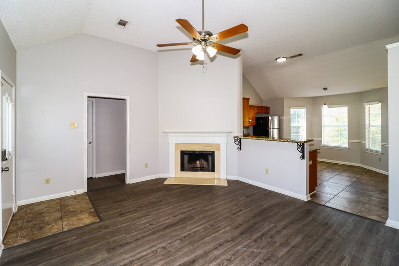 1,665/Mo, 1247 Trotters Stop Cove Cordova, TN 38018 Living Room View 2