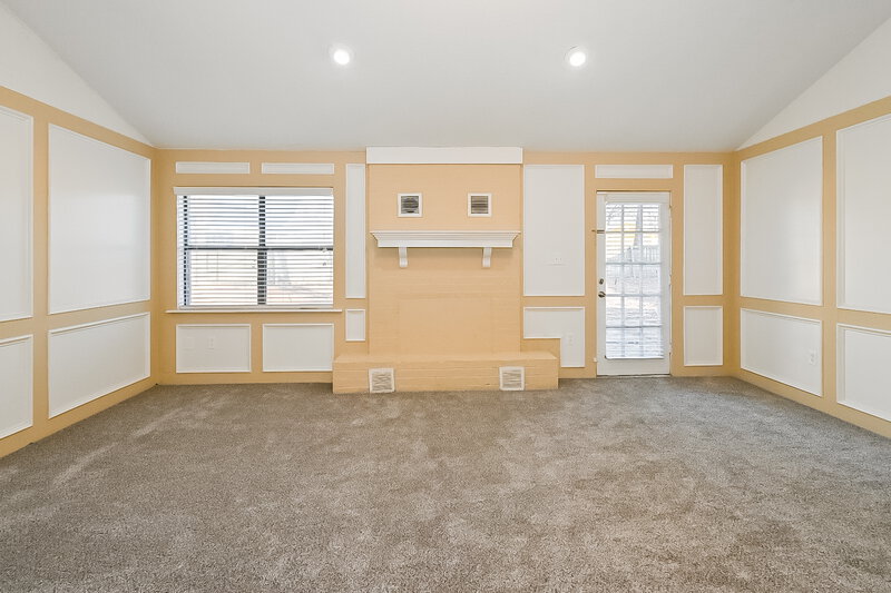 1,455/Mo, 6622 Red Birch Dr Memphis, TN 38115 Living Room View