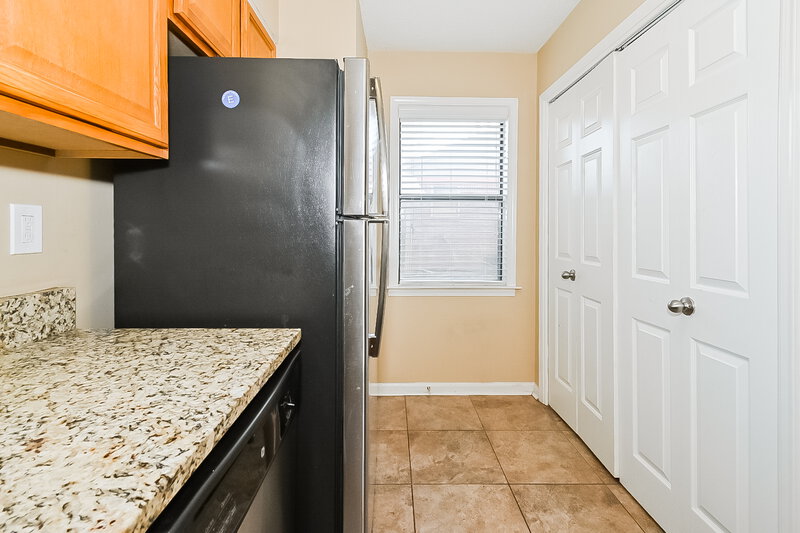 1,455/Mo, 6622 Red Birch Dr Memphis, TN 38115 Kitchen View