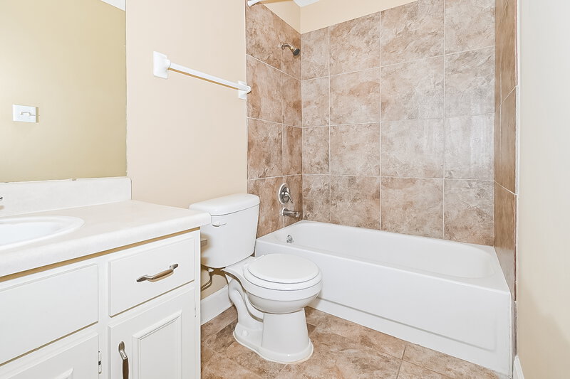 1,455/Mo, 6622 Red Birch Dr Memphis, TN 38115 Bathroom View