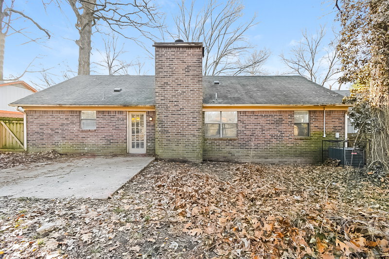 1,455/Mo, 6622 Red Birch Dr Memphis, TN 38115 Rear View