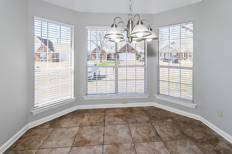 1,605/Mo, 5382 Crystal Oak Dr Memphis, TN 38141 Dining Room View