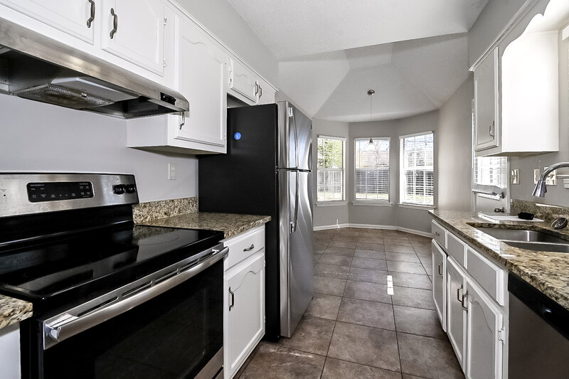 1,605/Mo, 5382 Crystal Oak Dr Memphis, TN 38141 Kitchen View 2