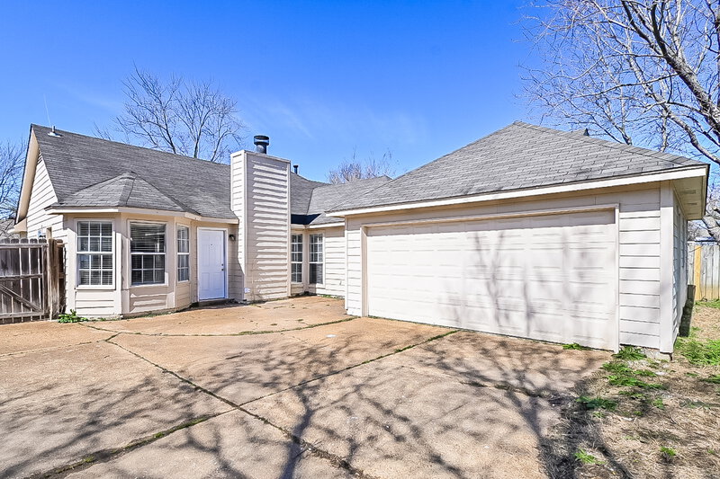 1,605/Mo, 5382 Crystal Oak Dr Memphis, TN 38141 Rear View