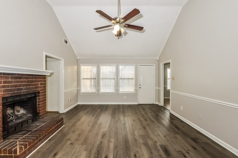 1,590/Mo, 6589 Silver Oak Cove Memphis, TN 38141 Living Room View