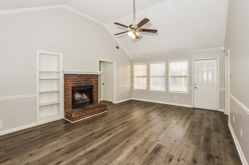 1,590/Mo, 6589 Silver Oak Cove Memphis, TN 38141 Living Room View 2