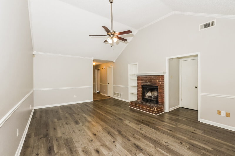 1,590/Mo, 6589 Silver Oak Cove Memphis, TN 38141 Living Room View 3