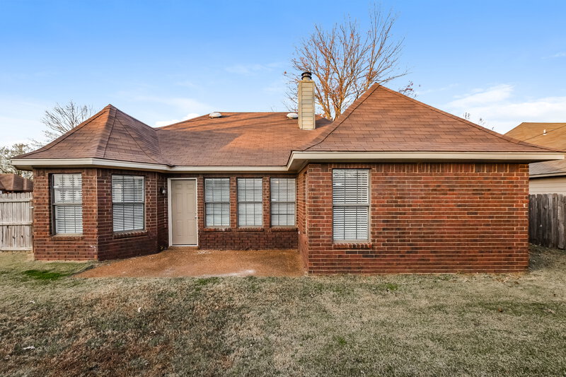1,590/Mo, 6589 Silver Oak Cove Memphis, TN 38141 Rear View