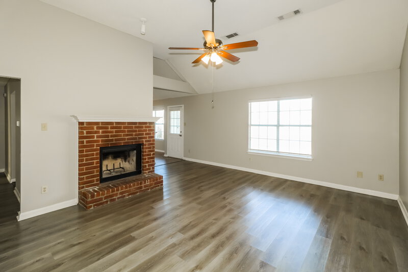 1,545/Mo, 4544 Cottage Hill Cove Millington, TN 38053 Living Room View