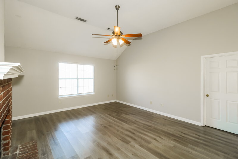 1,545/Mo, 4544 Cottage Hill Cove Millington, TN 38053 Living Room View 2