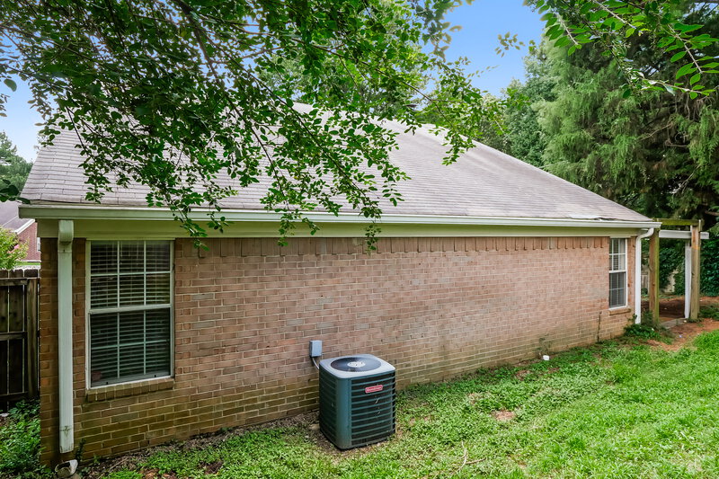 1,655/Mo, 7084 Lindsey Leaf Cove Cordova, TN 38018 Rear View