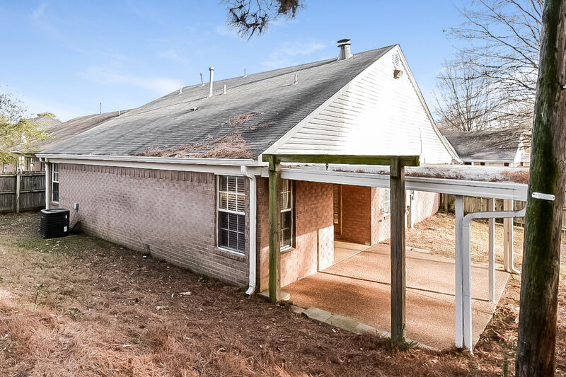 2,520/Mo, 7084 Lindsey Leaf Cove Cordova, TN 38018 Rear View