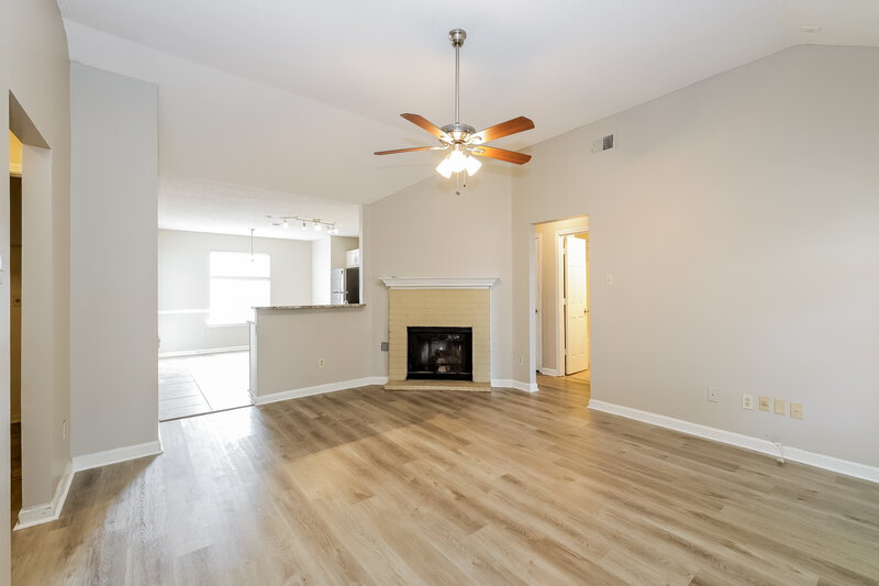 1,605/Mo, 6883 Lagrange Circle N Cordova, TN 38018 Living Room View