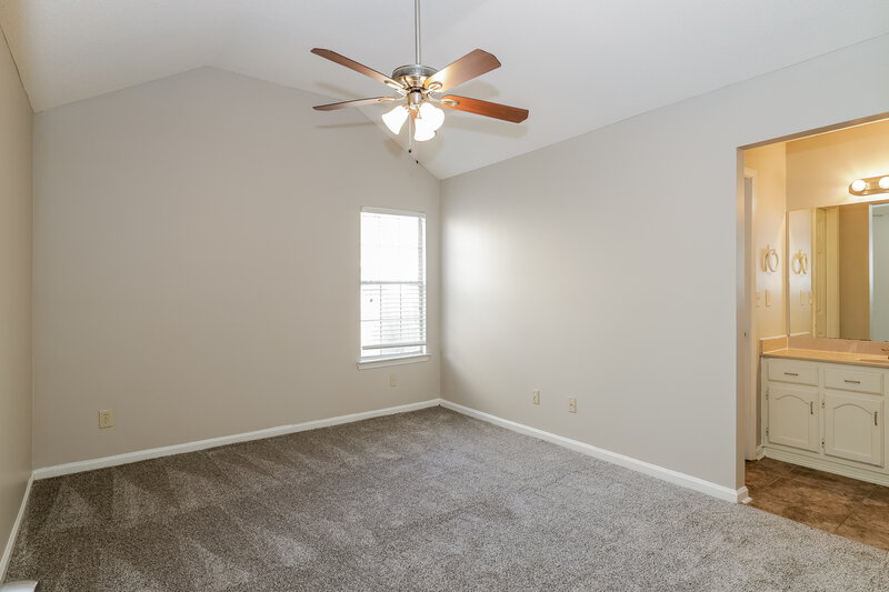 1,605/Mo, 6883 Lagrange Circle N Cordova, TN 38018 Main Bedroom View 2