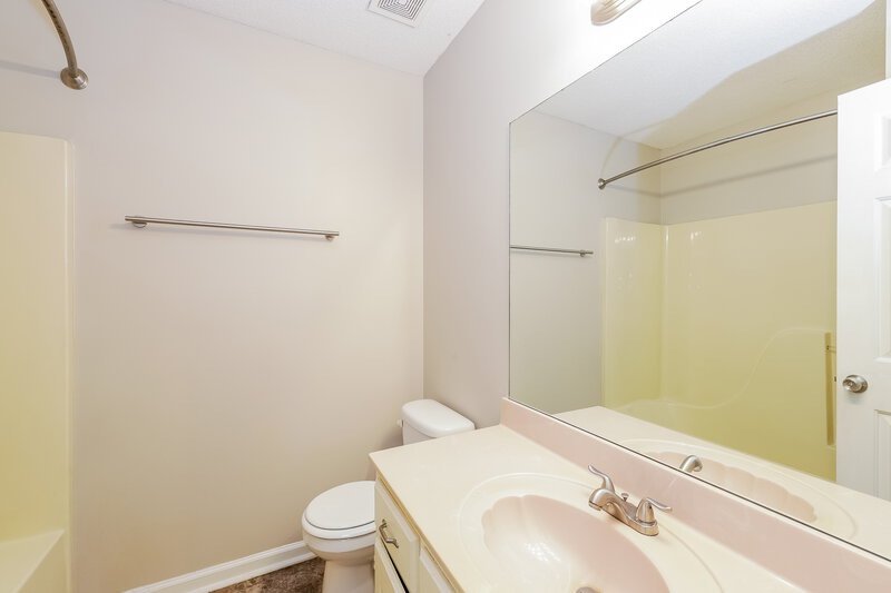 1,605/Mo, 6883 Lagrange Circle N Cordova, TN 38018 Bathroom View