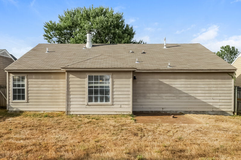 1,605/Mo, 6883 Lagrange Circle N Cordova, TN 38018 Rear View