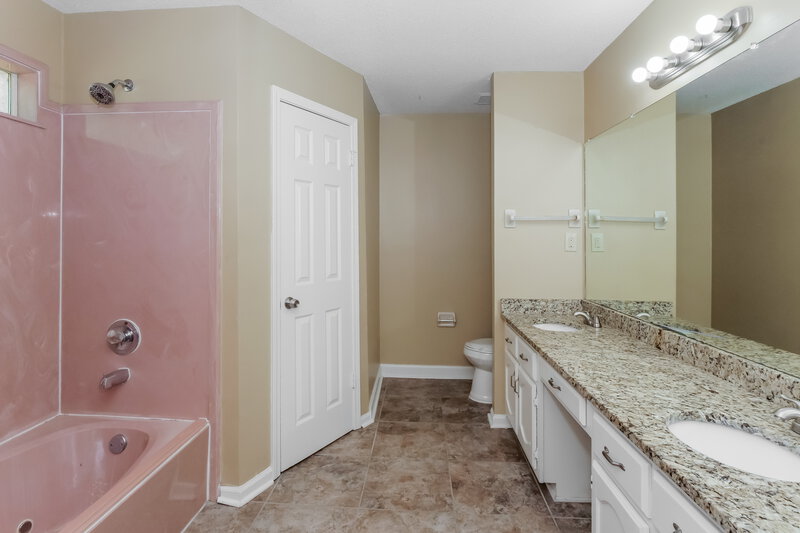 1,545/Mo, 2741 Laurelcrest Cove Memphis, TN 38133 Main Bathroom View