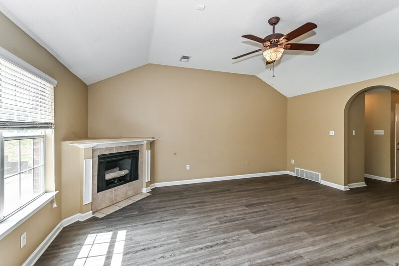 1,715/Mo, 7079 Ireland Dr Cordova, TN 38018 Living Room View