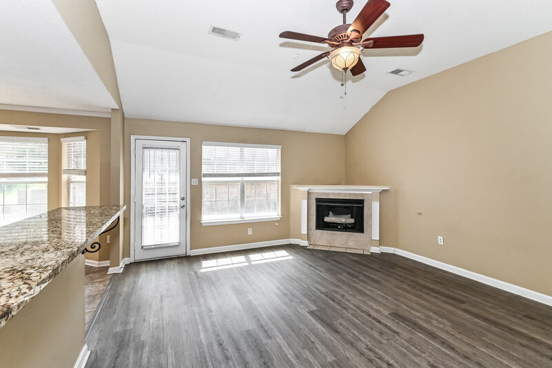 1,715/Mo, 7079 Ireland Dr Cordova, TN 38018 Living Room View 3