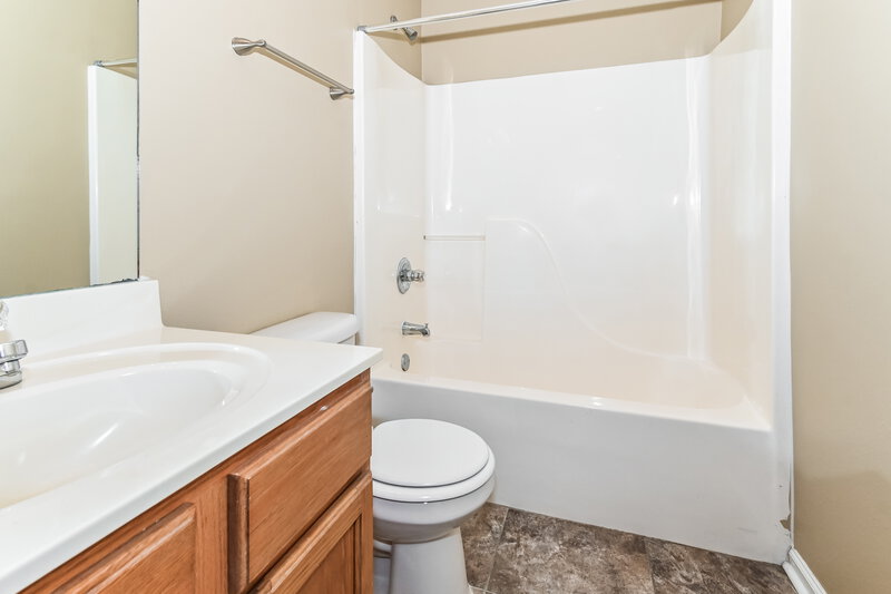1,715/Mo, 7079 Ireland Dr Cordova, TN 38018 Bathroom View
