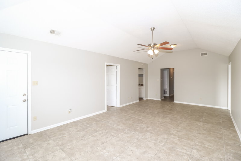 1,490/Mo, 4430 Cedar Bark Cove S Memphis, TN 38128 Living Room View 2