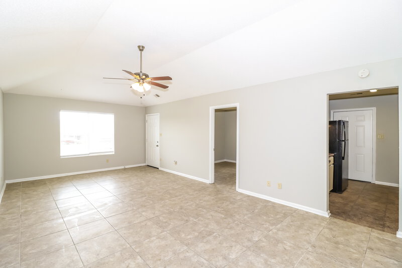 1,490/Mo, 4430 Cedar Bark Cove S Memphis, TN 38128 Living Room View 3