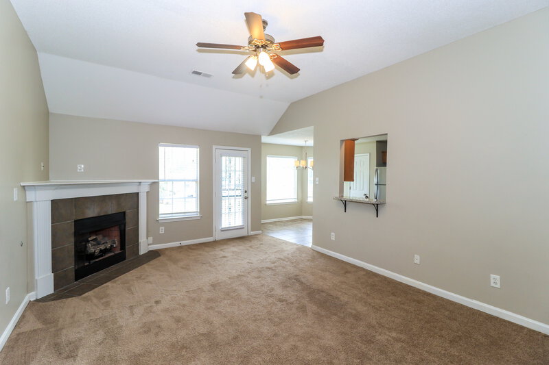 1,560/Mo, 4593 Sun Ridge Dr Memphis, TN 38128 Living Room View