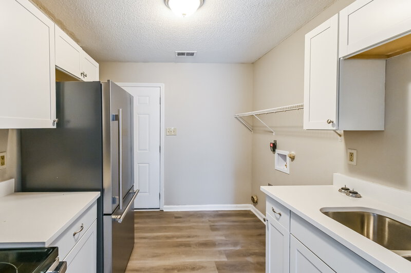 1,595/Mo, 4452 Cedar Bark Cove S Memphis, TN 38128 Kitchen View