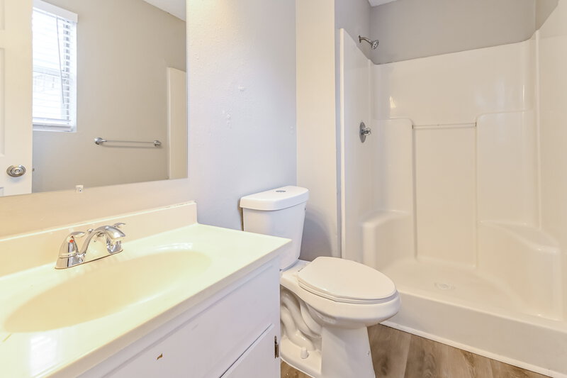 1,595/Mo, 4452 Cedar Bark Cove S Memphis, TN 38128 Main Bathroom View