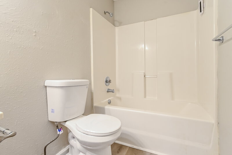 1,595/Mo, 4452 Cedar Bark Cove S Memphis, TN 38128 Bathroom View