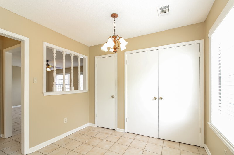 1,990/Mo, 2185 Longlane Dr Memphis, TN 38133 Dining Room View