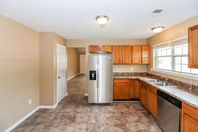 1,395/Mo, 4567 Longtree Ave Memphis, TN 38128 Kitchen View 2