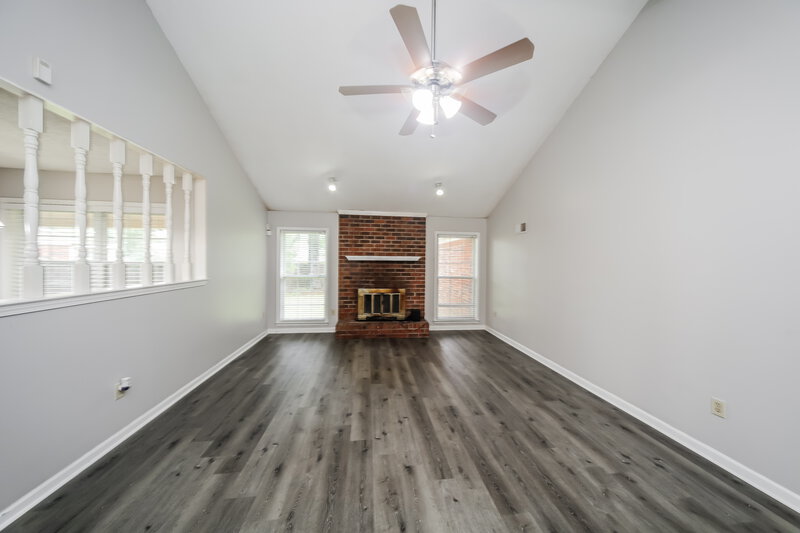 2,210/Mo, 3824 Isleworth Dr Memphis, TN 38125 Living Room View