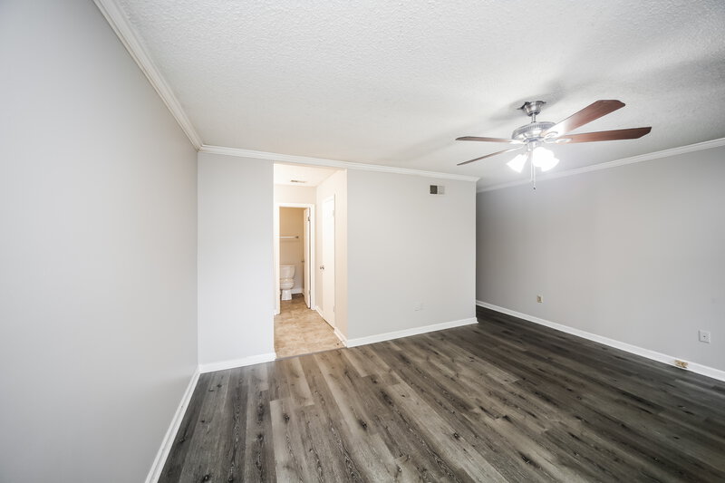 2,210/Mo, 3824 Isleworth Dr Memphis, TN 38125 Main Bedroom View 2